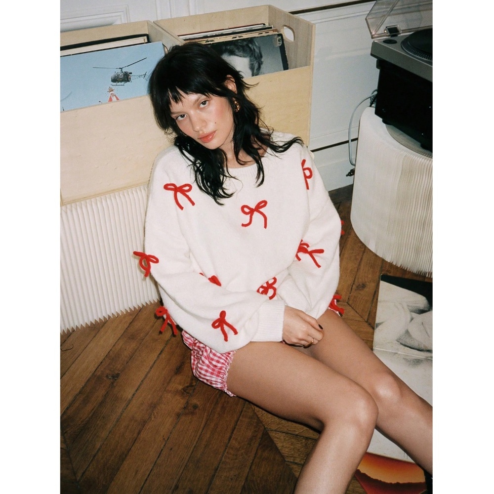 Red Bow Detail Off White Round Neck Oversized Knit Pullover Sweater - Picture 14 of 16